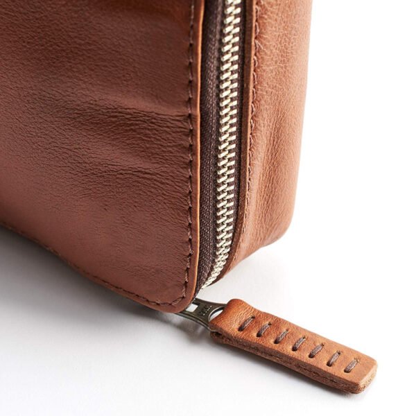 Small Leather Tech Organizer With Efficient Design for Gadgets - 图片 7